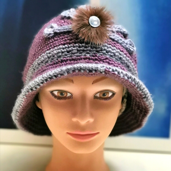 New, handmade hat - Picture 1 of 4